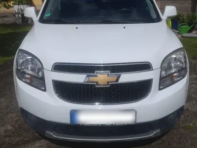 Gebraucht Chevrolet Orlando 163 PS (119 kW) 2012 Weiß Van / Kleinbus