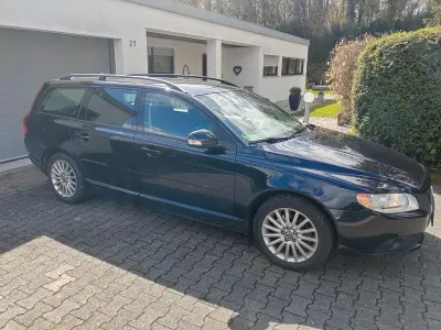 Usata Volvo V70 Momentum 163 CV (119 kW) 2010 Nero Station wagon
