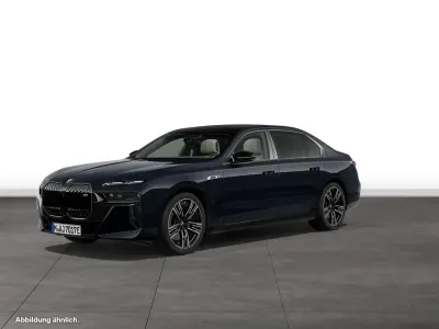 Gebraucht BMW M760e M Sport 571 PS (419 kW) 2025 Schwarz Limousine