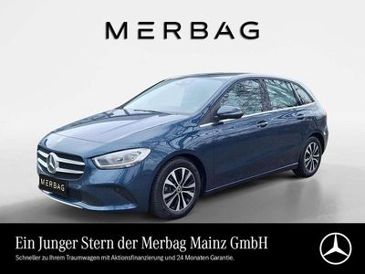 Gebraucht Mercedes B180 Style 136 PS (100 kW) 2022 Denimblau metallic Van / Kleinbus
