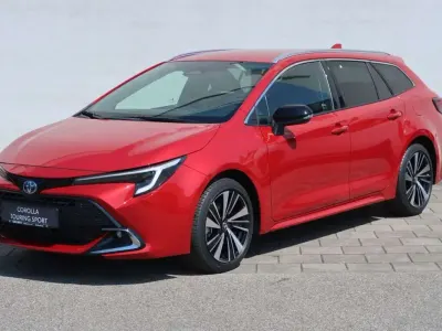 Neu Toyota Corolla 178 PS (130 kW) 2026 Emotional red metallic Kombi