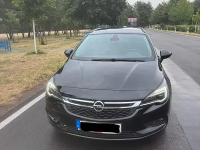 Gebraucht Opel Astra 105 PS (77 kW) 2018 Schwarz Kombi