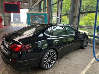 Schwarz Gebraucht 2017 Infiniti Q70 Premium Executive Limousine | 19.999 €