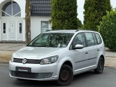 Gebraucht VW Touran Trendline 105 PS (77 kW) 2011 Silber Van / Kleinbus