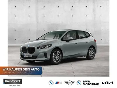 Gebraucht BMW 225 Active Tourer Sport Line 245 PS (180 kW) 2023 Skyscraper grau Van / Kleinbus