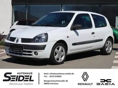 Used Renault Clio II Expression 75 HP (55 kW) 2002 White Hatchback