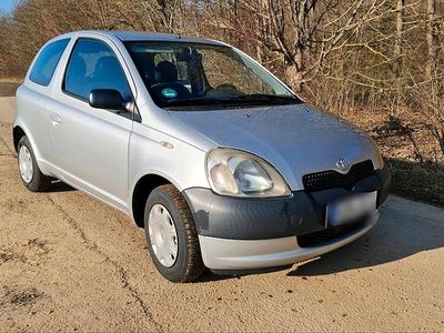 Silber Gebraucht 2002 Toyota Yaris Kleinwagen | 1.300 € (Fairer Preis)