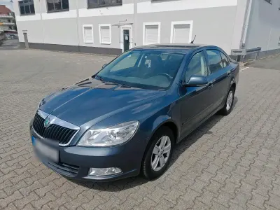 Gebraucht Skoda Octavia 105 PS (77 kW) 2011 Grau Limousine