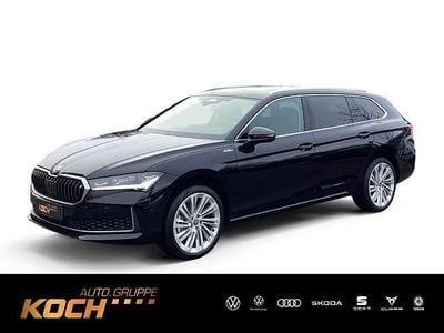 Neu Skoda Superb LAURIN & KLEMENT 194 PS (142 kW) 2026 Ebony schwarz metallic Kombi
