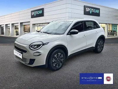 Neu Fiat 600 101 PS (74 kW) 2026 Weiß SUV