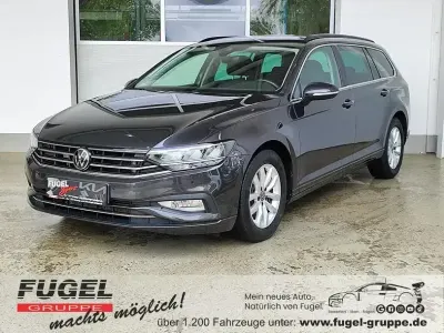 Gebraucht VW Passat Business 150 PS (110 kW) 2023 Mangangrau metallic Kombi