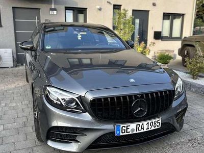 Grau Gebraucht 2016 Mercedes E220 AMG line Limousine | 24.990 € (Etwas zu teuer)