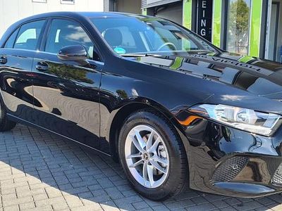 Gebraucht Mercedes A180 136 PS (100 kW) 2019 Schwarz Limousine