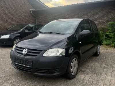 Gebraucht VW Fox 63 PS (46 kW) 2008 Schwarz Kleinwagen