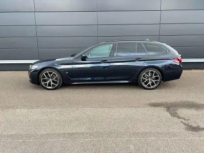 Gebraucht BMW 520 M Sport 190 PS (139 kW) 2022 Schwarz Kombi