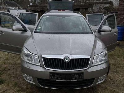 Gebraucht Skoda Octavia 140 PS (102 kW) 2012 Kombi