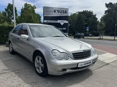 Gebraucht Mercedes C180 143 PS (105 kW) 2003 Brillantsilber  metallicl (metallic) Limousine