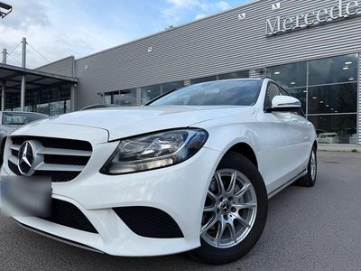 Gebraucht Mercedes C180 122 PS (89 kW) 2019 Weiß Kombi