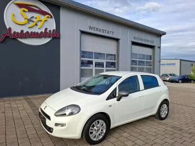 Gebraucht Fiat Punto Young 69 PS (50 kW) 2016 Colore esterno (bianco divino) Kleinwagen