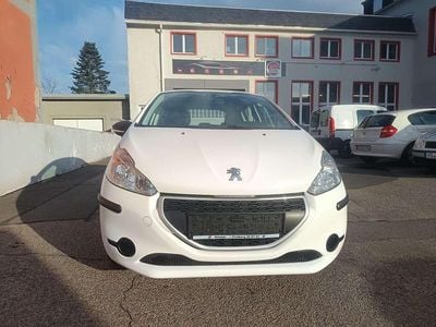 Gebraucht Peugeot 208 Access 68 PS (50 kW) 2013 Weiß Kleinwagen