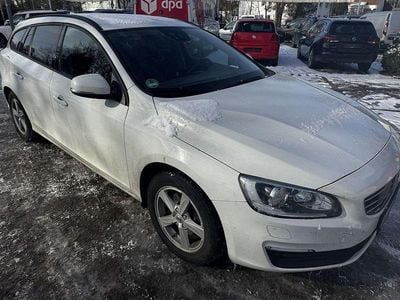 Gebraucht Volvo V60 152 PS (111 kW) 2018 Weiß Kombi
