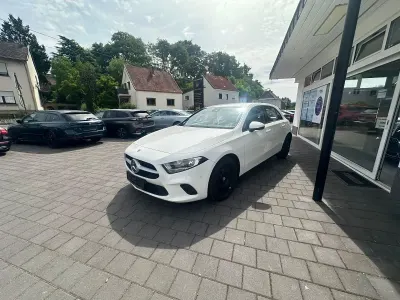 Gebraucht Mercedes A160 109 PS (80 kW) 2019 Weiß Kleinwagen