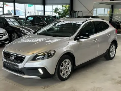 Używany Volvo V40 CC You! 120 KM (88 kW) 2015 Srebrny Kombi