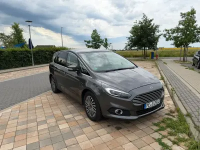 Gebraucht Ford S-MAX Titanium 190 PS (139 kW) 2019 Grau Van / Kleinbus