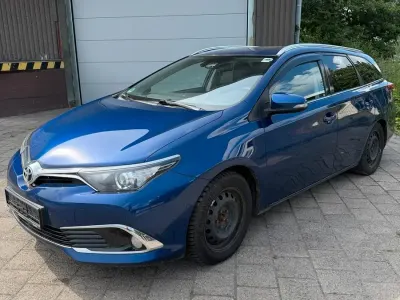 Gebraucht Toyota Auris 112 PS (82 kW) 2016 Blau Kombi