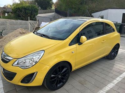 Gebraucht Opel Corsa Edition 87 PS (63 kW) 2011 Gelb Kleinwagen