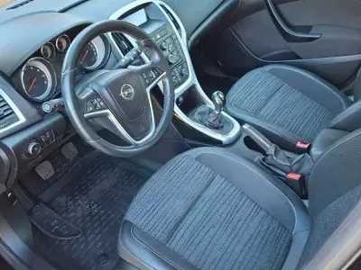 Gebraucht Opel Astra Edition 116 PS (85 kW) 2015 Schwarz Limousine