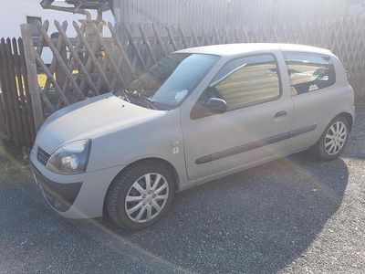 Gebraucht Renault Clio II 75 PS (55 kW) 2003 Grau Kleinwagen