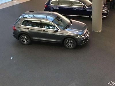 Grau Gebraucht 2017 VW Tiguan Comfortline SUV | 11.000 € (Fairer Preis)