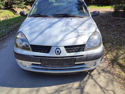Gebraucht Renault Clio II 58 PS (42 kW) 2003 Silber Kleinwagen