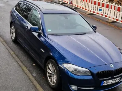 Gebraucht BMW 525 218 PS (160 kW) 2012 Blau Kombi