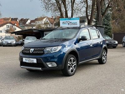 Gebraucht Dacia Sandero Celebration 90 PS (66 kW) 2018 Blau Limousine
