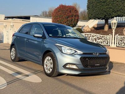 Gebraucht Hyundai i20 GO! 75 PS (55 kW) 2017 Blau Limousine