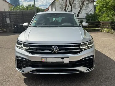 Gebraucht VW Tiguan R-line 150 PS (110 kW) 2023 Silber SUV