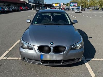 Gebraucht BMW 523 170 PS (125 kW) 2005 Blau Limousine