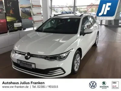 Gebraucht VW Golf VIII Life 116 PS (85 kW) 2023 Pure white Kombi