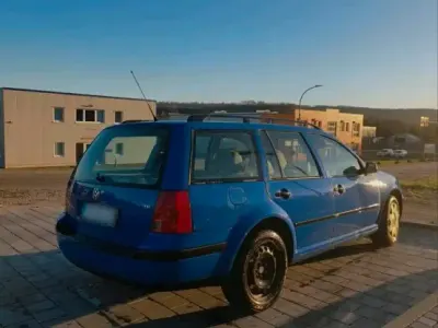 Gebraucht VW Golf 104 PS (76 kW) 2000 Blau Kombi