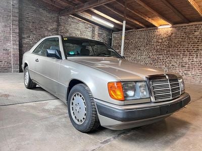 Gebraucht Mercedes 230 132 PS (97 kW) 1988 Grau Coupé