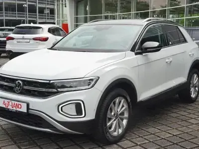 Second-hand VW T-Roc Style 110 CP (80 kW) 2023 Alb SUV