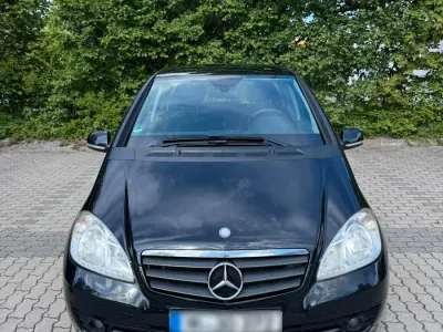 Gebraucht Mercedes A180 Classic 116 PS (85 kW) 2010 Schwarz Limousine