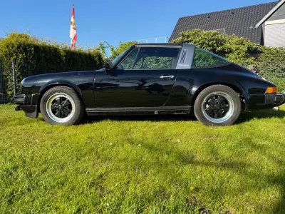 Second-hand Porsche 911 179 CP (131 kW) 1982 Negru Cabrio