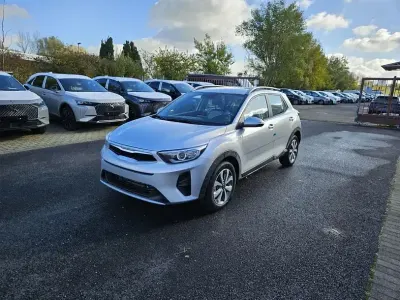 Gebraucht Kia Stonic Vision 101 PS (74 kW) 2024 Silber SUV