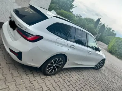 Gebraucht BMW 330e Sport Line 184 PS (135 kW) 2020 Weiß Kombi