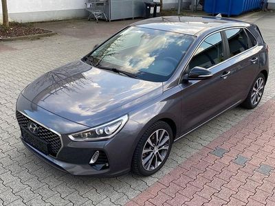 Gebraucht Hyundai i30 120 PS (88 kW) 2017 Grau Limousine