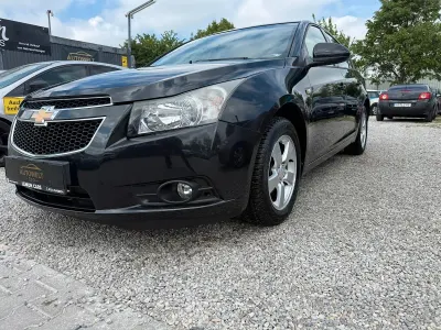 Używany Chevrolet Cruze 125 KM (91 kW) 2011 Czarny Sedan/Limuzyna