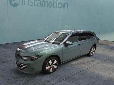 Gebraucht VW Passat R 150 PS (110 kW) 2024 Grün Kombi